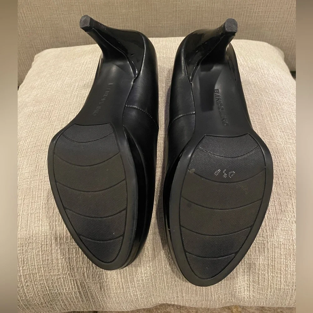 Black Bandolino Platform Pumps!